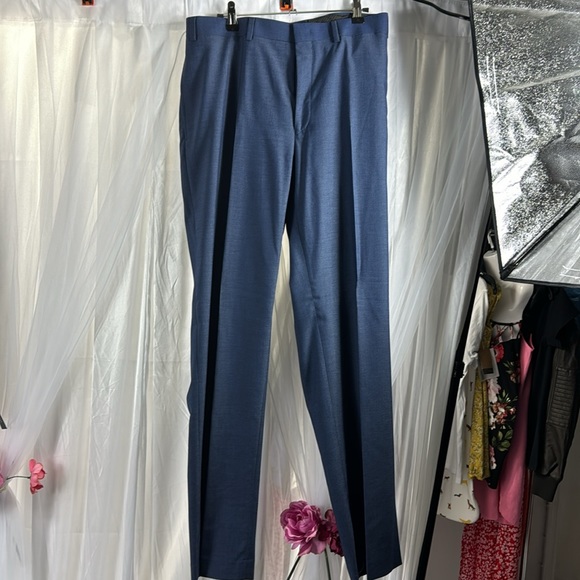 From macys Marc New York brand new with tags has a finished hem - Picture 2 of 9